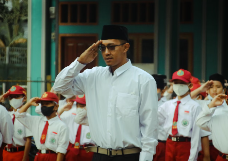 Peran Guru dan Tantangan Implementasi ESD di Sekolah Dasar